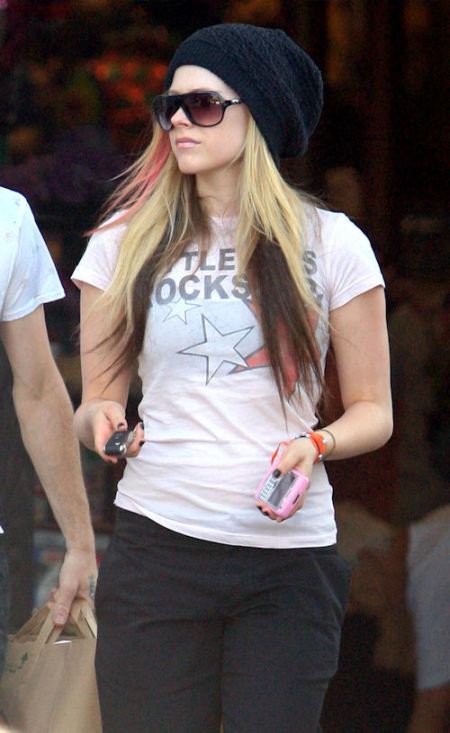 Avril Lavigne 9 May